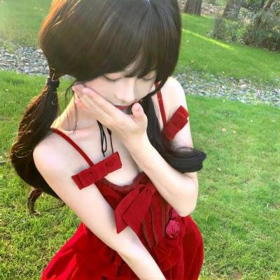 瞬间治疗却被视为无用而被流放的天才治疗师，以暗黑治疗师的身份幸福地生活着